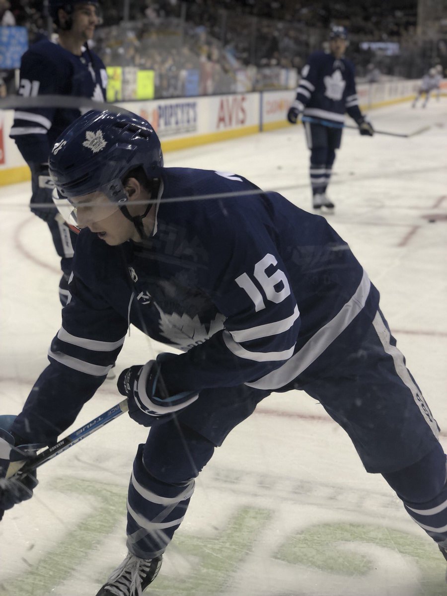 crowdmendes's tweet image. I went to leafs game last night and guys it was seriously the best night of my life