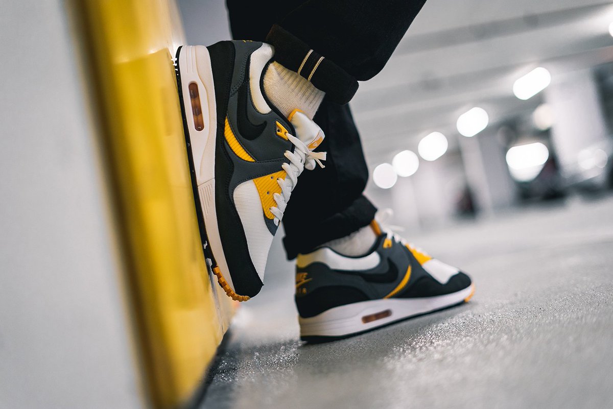 sneaker store near me now