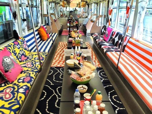 creapills's tweet photo. Quand IKEA habille un métro au Japon. Ça ne rigole pas. https://t.co/2tp0P9oAwi