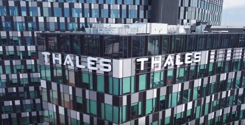 ChristelleBOUD4's tweet photo. Thales has extended its presence in Romania by opening a first-of-its-kind #Engineering Competence Centre (ECC), which will operate across its 5 key markets, contributing to local job creation and skills development, while serving global needs https://t.co/CSJAMT75ca https://t.co/VcqvT6qwti