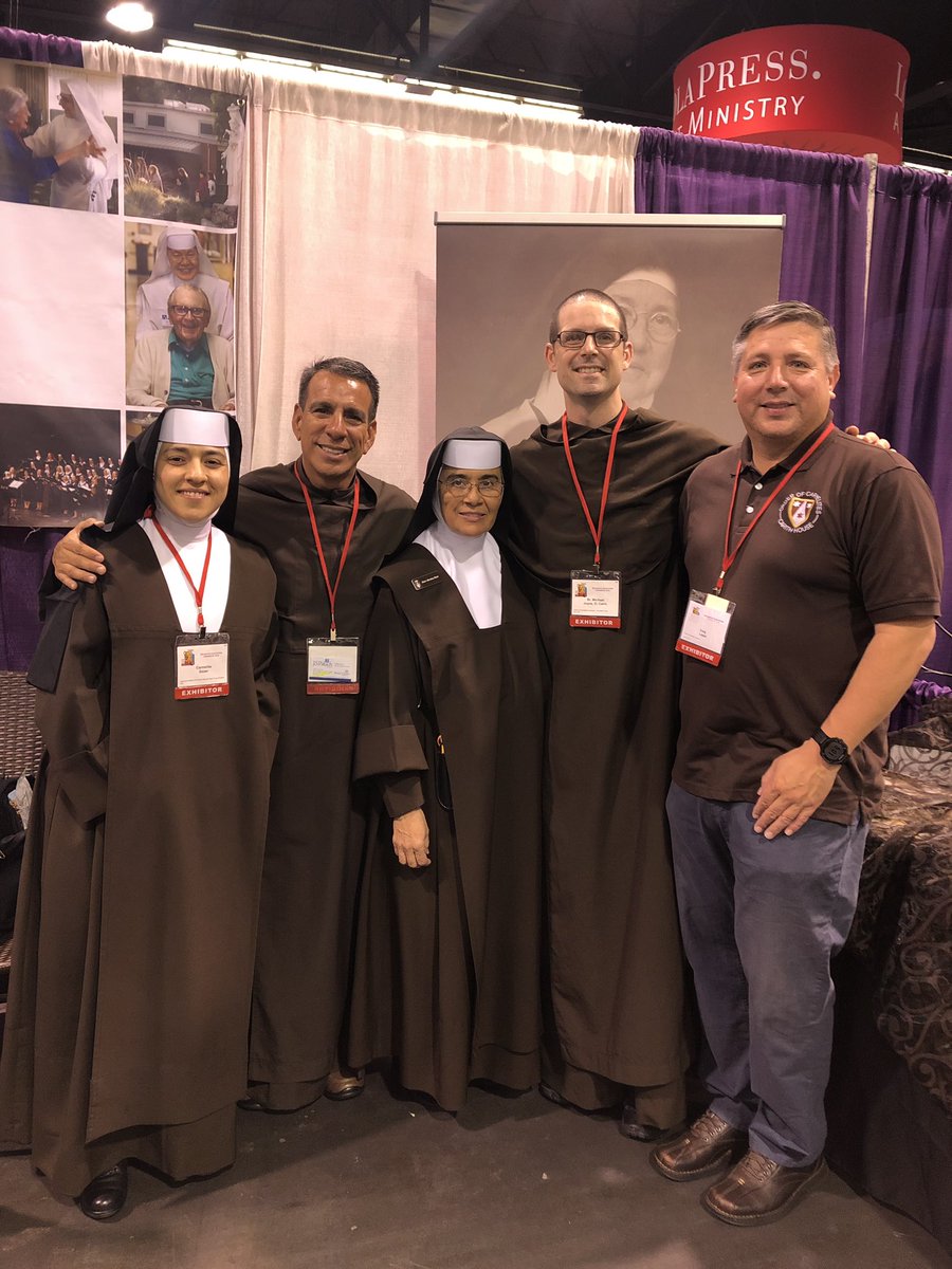 CarmeliteV's tweet photo. RE Congress 2019...collaborating with the Carmelite Sisters of the Sacred Heart of Los Angeles ... https://t.co/L3z4VlCcEu