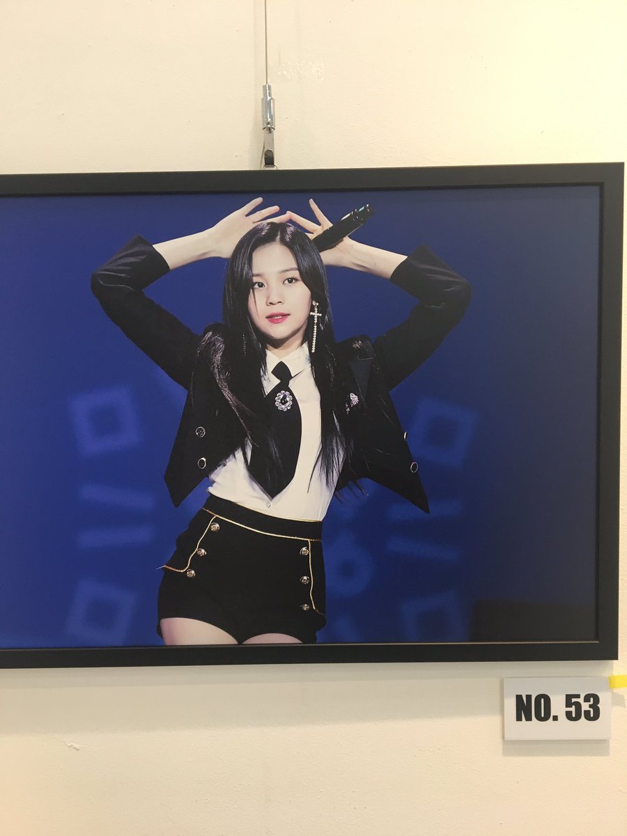 어제에 이어 오늘도 갔다왔습니다 마지막날이라니.. 슬프네요..ㅠㅠㅠㅠ 좋은 전시회열어주셔서 감사합니다 150바퀴를 돌지는 못했지만 좋은장소에 있어서 행복했습니다 감사합니다!
#엄지전시회 #떰전 #Adorable