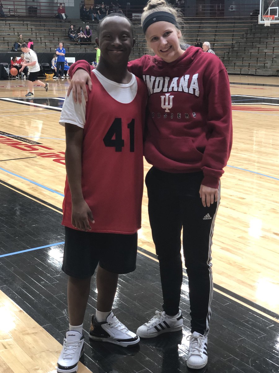 HCSBestBuddies's tweet photo. Javen's championship basketball game.  We see you Javen! https://t.co/vUP0Wt9bPy