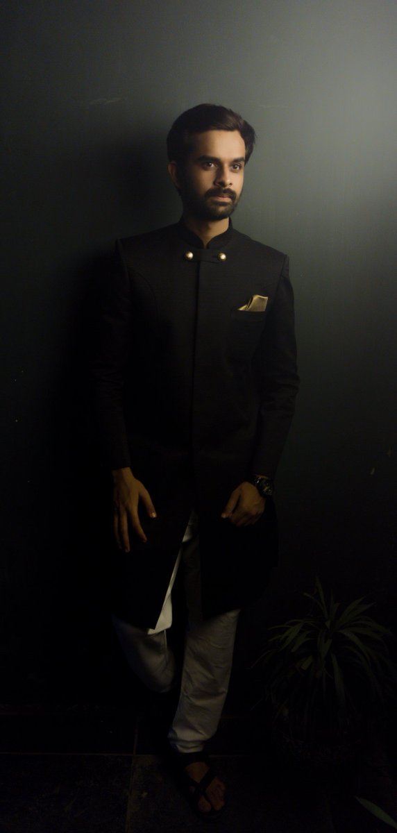 actoryash's tweet photo. Posing around on random lights

@steelallmale #black https://t.co/rCfsQAnuUb