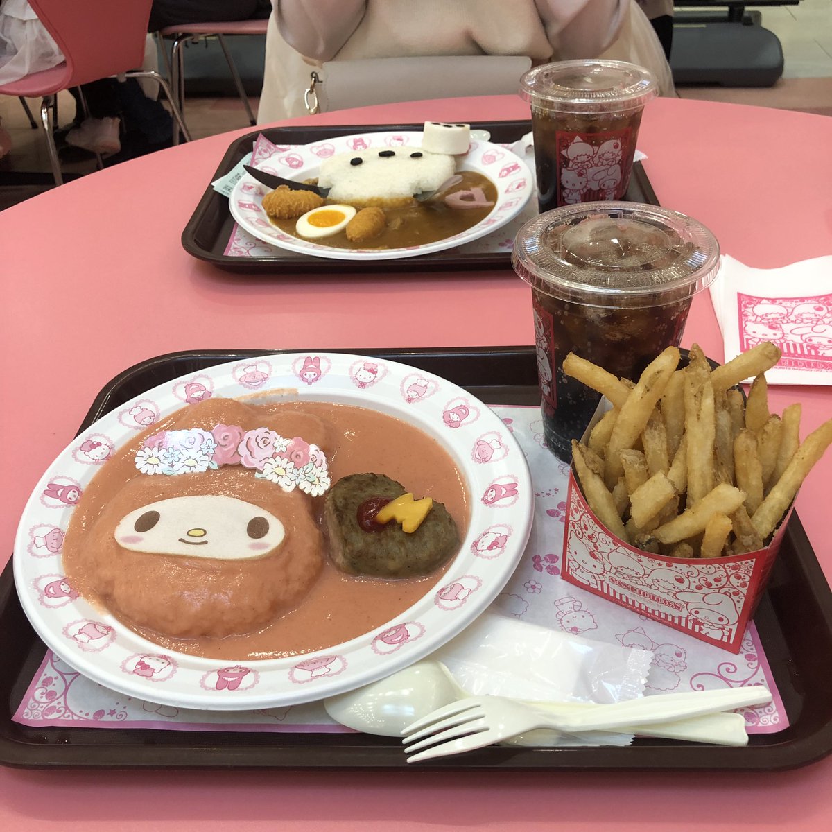 ____dmoon__'s tweet photo. ピューロらンど https://t.co/y3GaJqqyCw