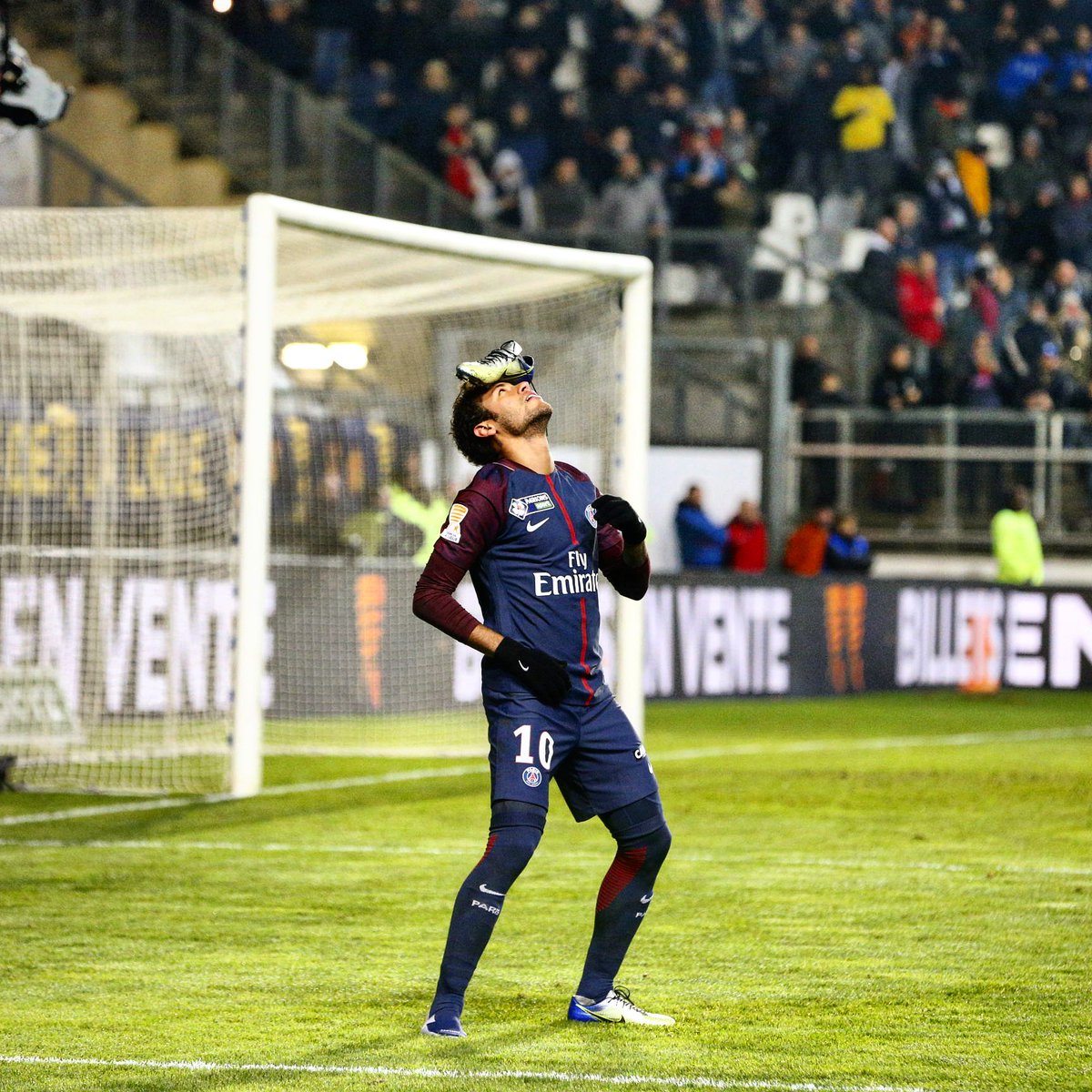 chuteira do neymar no psg