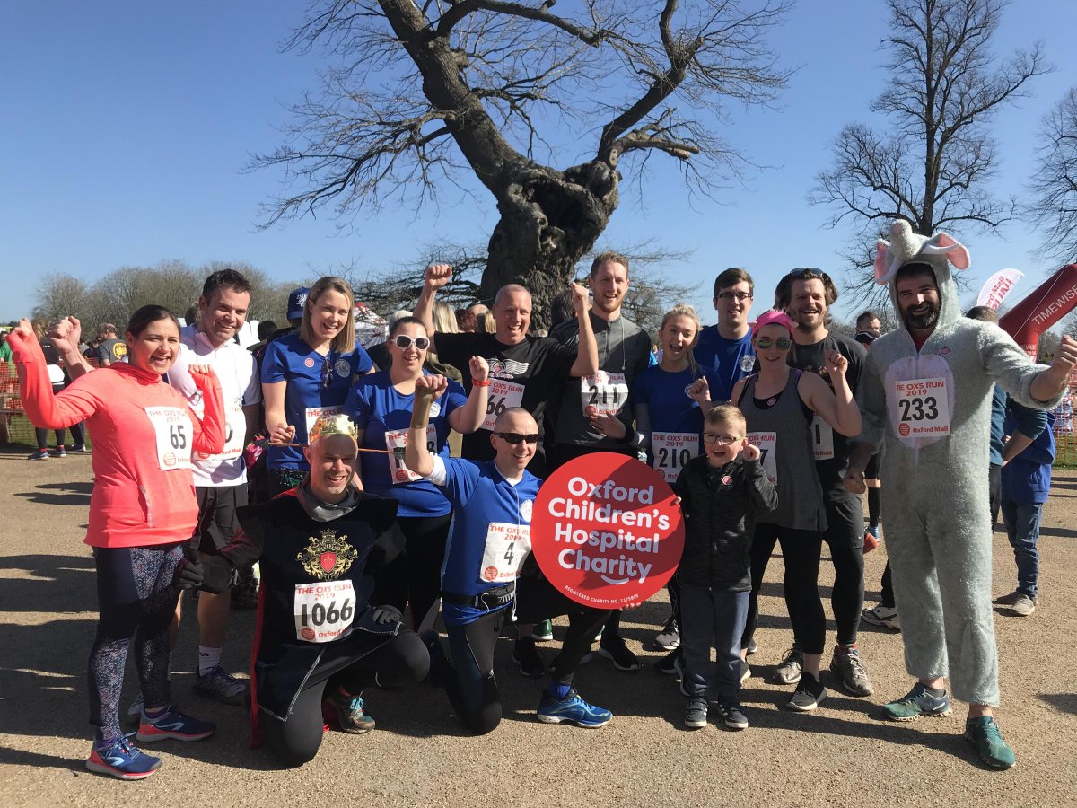 TheOxfordMail's tweet photo. WATCH: Glorious sunshine as OX5 run returns https://t.co/FocNIkbbk4 https://t.co/9ceFzNFBNm
