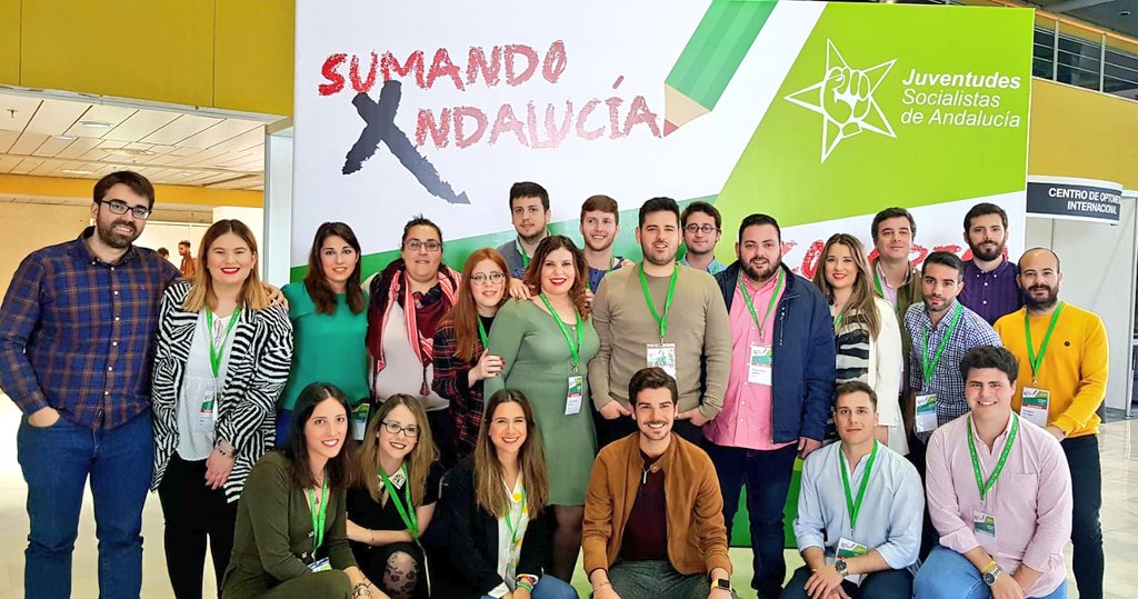 JSASevilla's tweet photo. Nos sentimos muy orgullosxs de nuestro compañero @Moyano_Ale, que desde hoy es el nuevo Secretario General de @JSAndalucia. Sabemos que harás el mejor trabajo al frente de esta organización. ¡Enhorabuena, amigo! #SumandoXAndalucía https://t.co/KyBoEMc1L1