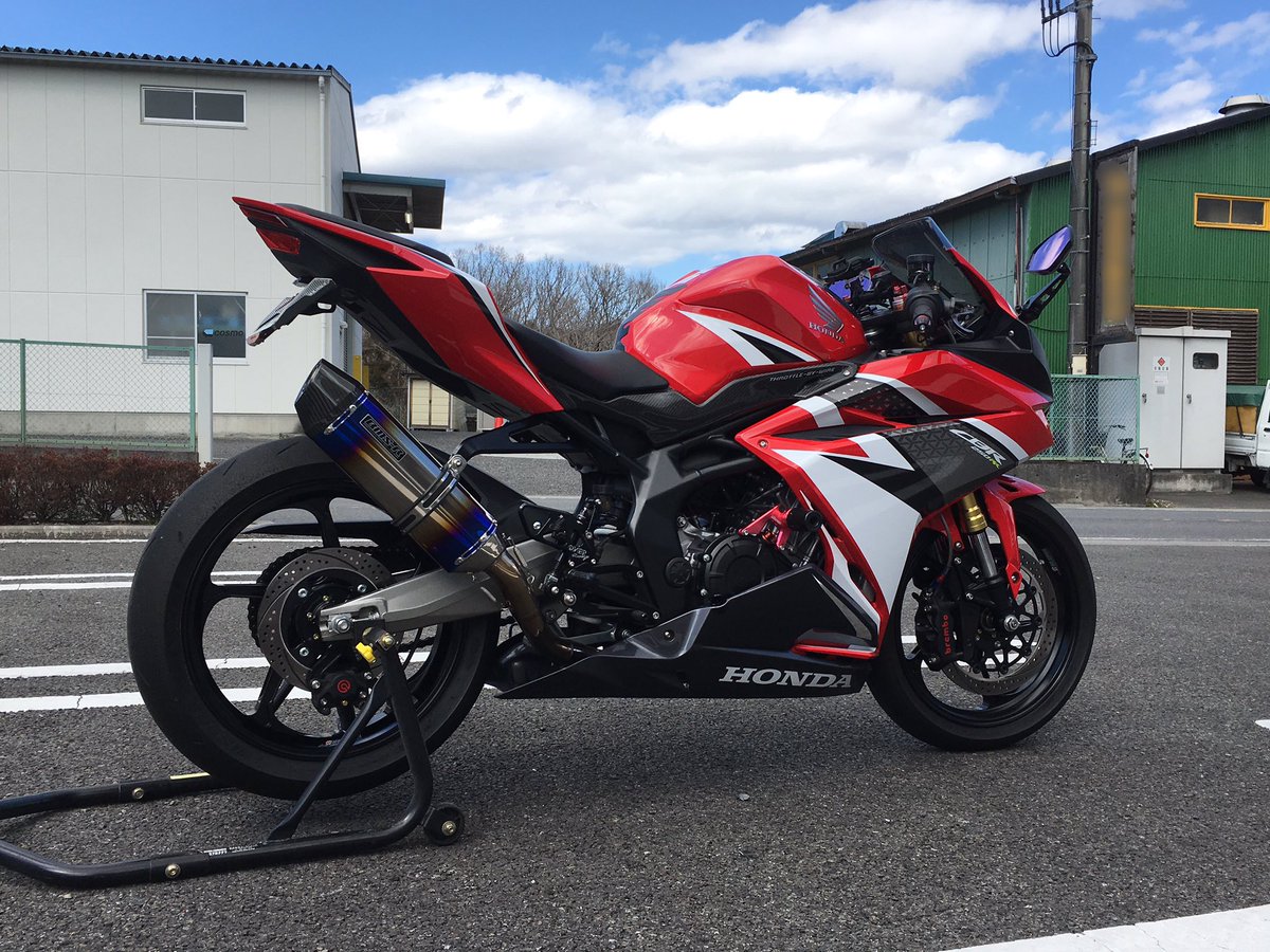 Sawasi Cbr250rr バイク自慢コンテスト 現役世代の走り屋と一緒に走ってみてmc51が次世代の峠バトルマシンと名乗るにふさわしい戦闘力が秘められてる事を確信しました 4st250最速がmc22の時代は終わったと感じさせてくれる良いバイクですよ