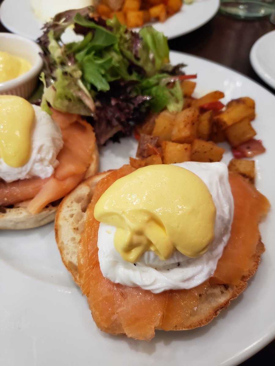 I'm at Bistro V &amp; Patisserie - <a href="/versailles_1980/">Bistro V</a> in Greenwich, CT swarmapp.com/c/kIdNlBBDOLA