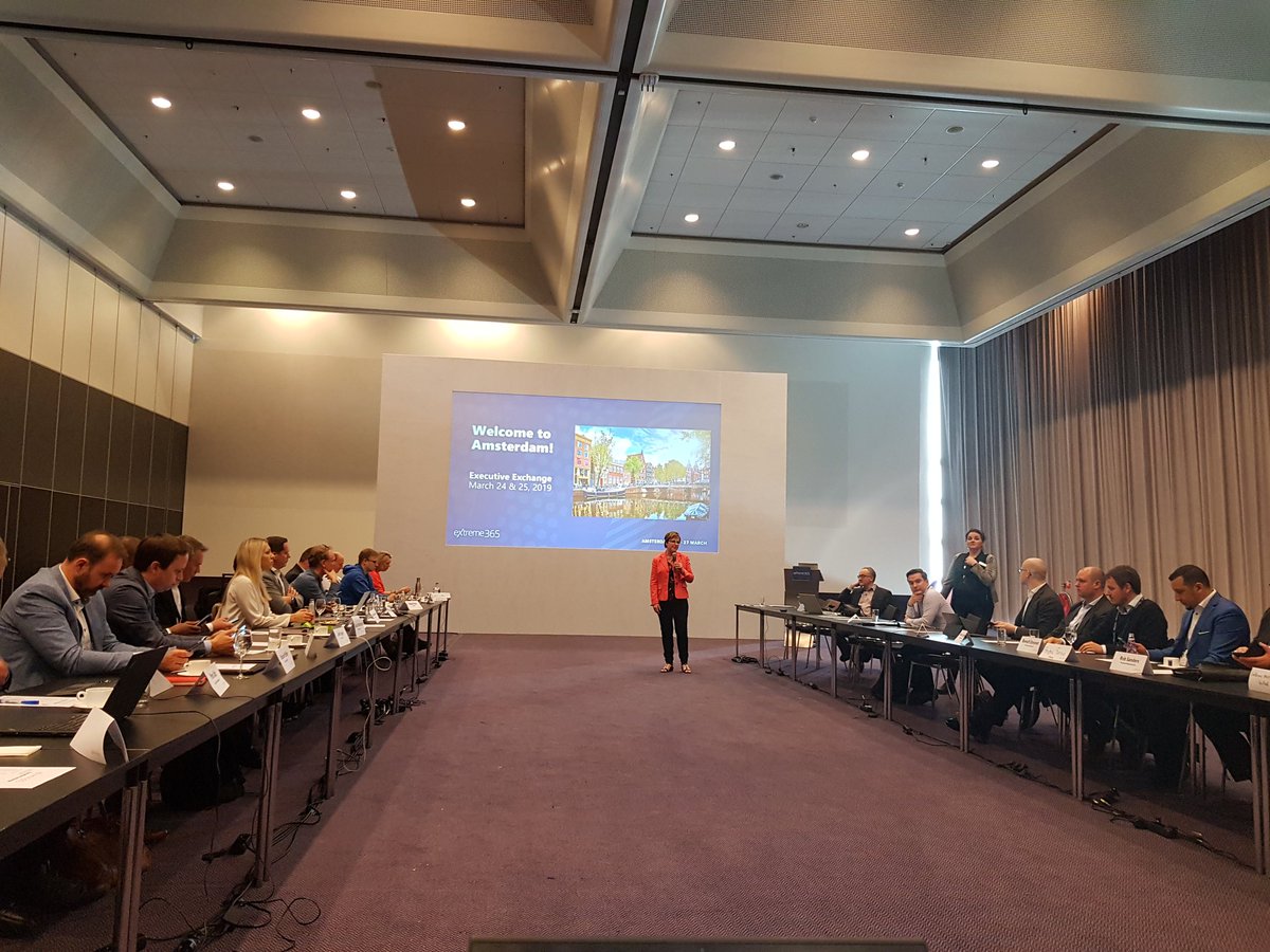 EvaPisotska's tweet photo. Here we go! @ChristySpokely has just opened the Executive Exchange at #extreme365. It is all about positive vibes and collaboration here 😀 https://t.co/7CZw2cdj3Q