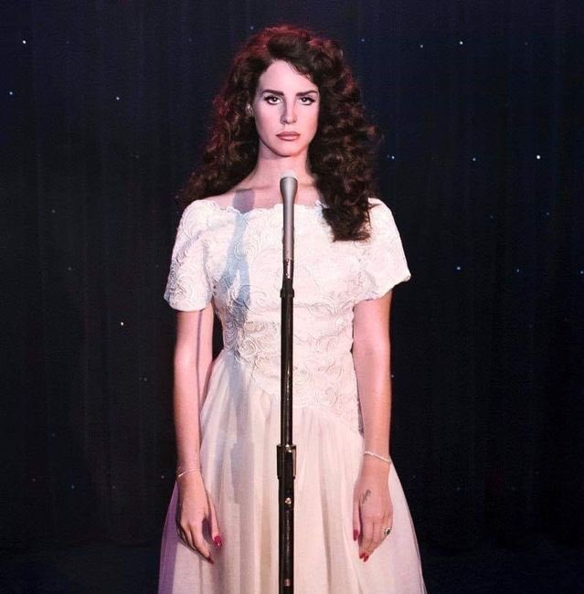 lavieimiitelart's tweet photo. Lana Del Rey for Ride https://t.co/ZBCc0hv5g3