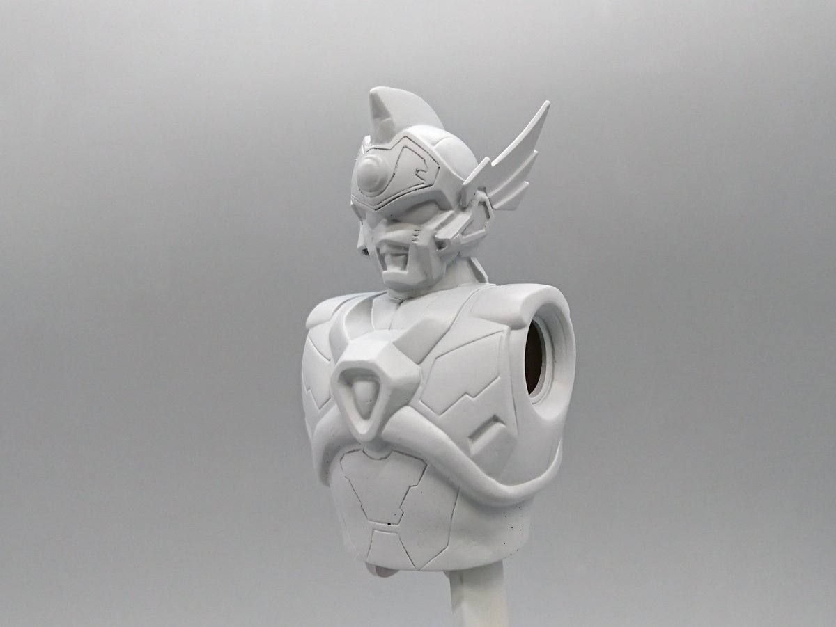 ট ইট র しもん 中古ショップで見つけた 電光ヒーローコレクションのグリッドマンをレストア 耳をプラ板で造形 口部分のラインを少し変えて あとはそのまま塗っただけです 額のカラータイマー はジュエルシール 君のグリッドマンは無事生まれ変わったぞ