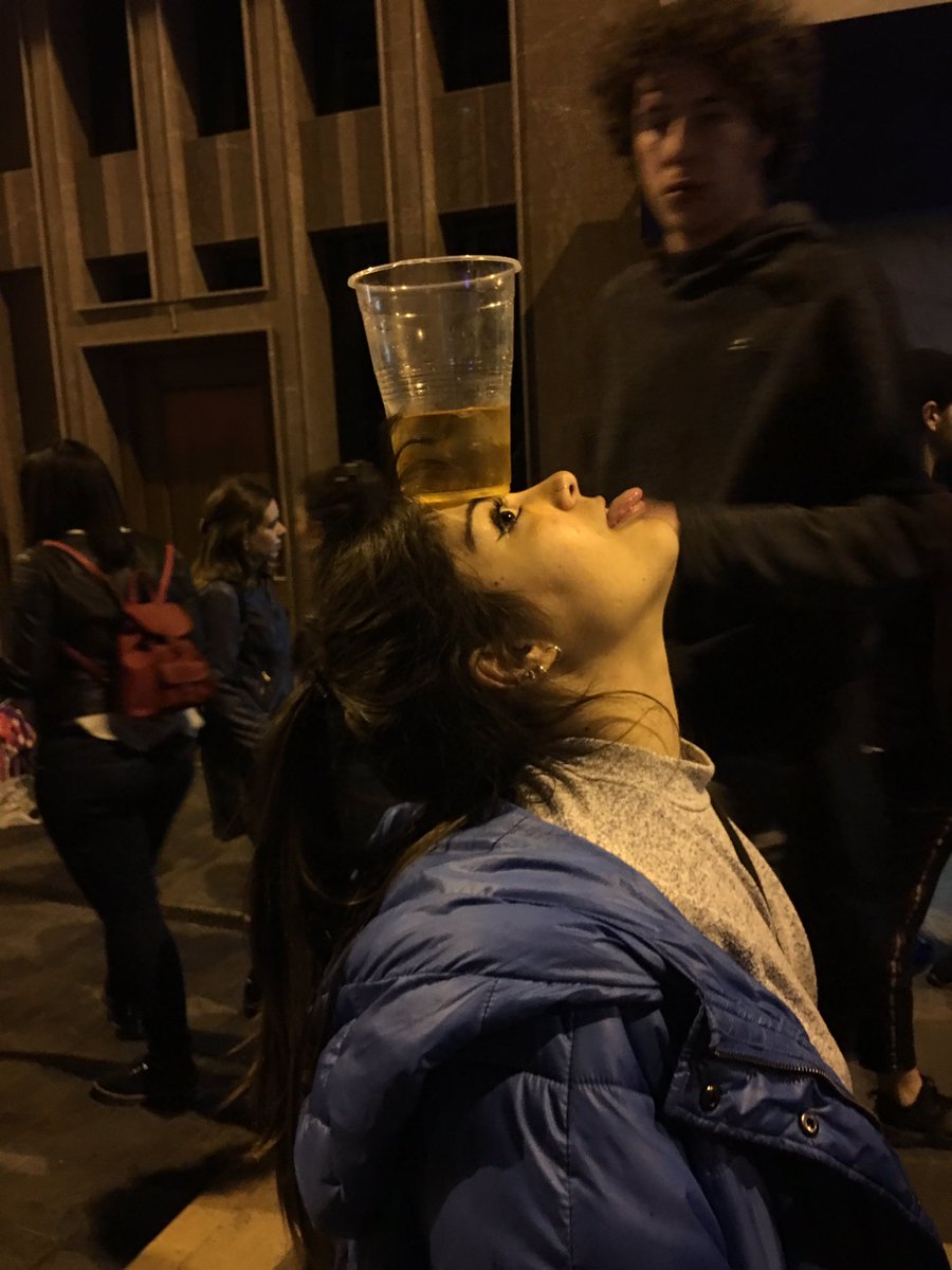 helensxx's tweet photo. NO ME PUEDO PARAR DE REÍR https://t.co/lb3fE8sB6n