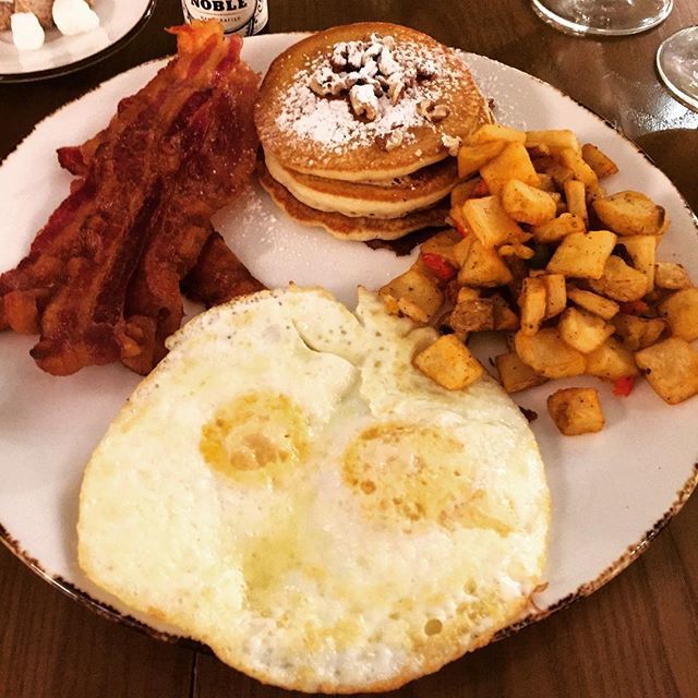 CynHendrix's tweet photo. My behavior just officially got worse! #GeorgiaBreakfast #breakfastpotatoes #bacon #eggsovermedium #pecanpancakes #icannoteven #nomnom https://t.co/g0xTxSDMye https://t.co/Pdtzu95Ctc
