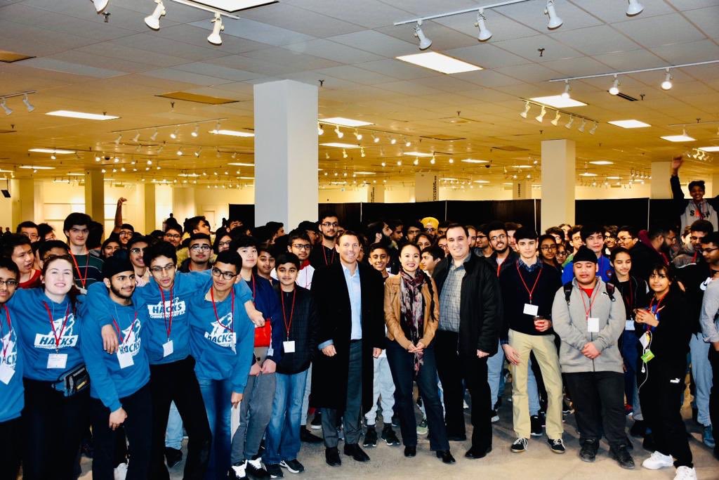 patrickbrownont's tweet photo. Up early on Sunday morning for a community hackathon with @RoweSantos @paulvicente @Charmomof5 @pat_fortini. #WolfHacks19 is organized by @CityBrampton & @ChinguacousySS, with over 200 participants collaborating, creating & coding, while learning from mentors & industry experts https://t.co/wGMvdHwQ7c