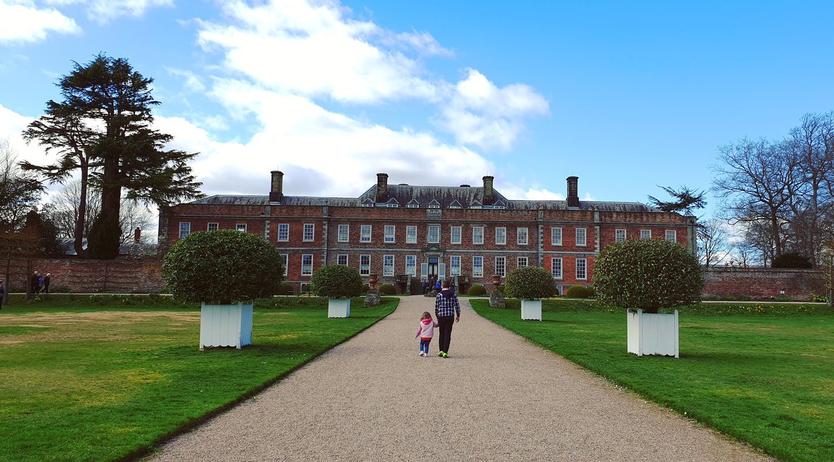 AllyOwen's tweet photo. Lovely spring walk at @ErddigNT (@NTWales @nationaltrust) with the family today. Daffodils and primroses galore! Super busy too, car park not ready yet but very organised team sorting parking out! πΏππ³π·π΅οΈπΈ #NTmembers https://t.co/16FpQO1idR