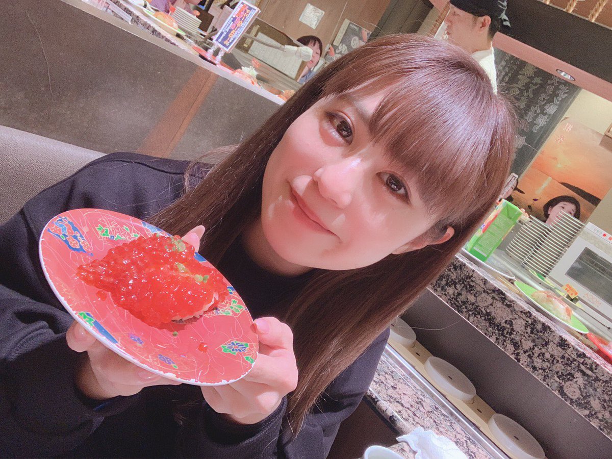 tgu_93's tweet photo. 仕事もプライベートも
なかなか一緒にいる。のが1年。

尊敬する可愛い（中身おっさん）
わたしの先輩上司、兼お友達( ˘ω˘ )♡

最近充実〜ありがとざきおー！( ˘ω˘ )♡♡ https://t.co/fXKKDGbA50