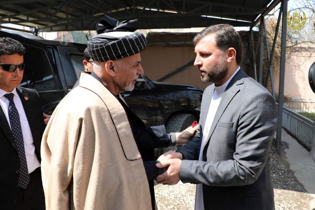 ZiaulhaqAmarkhi's tweet photo. Thanks to H.E president Ashraf Ghani, Fazal Hadi Muslimyar speaker of the Upper House, National Security Advisor @hmohib, Advisor to President @FFazly &amp; other respected state dignitaries to participate in our griefs &amp; offered condolences about our late mother https://t.co/CMr8a6hrtM
