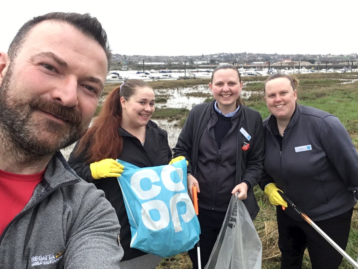 ajpaterson's tweet photo. So many #LitterHeroes out across Medway this weekend. A great turnout in #RochesterWest, #Gillingham and #ChathamCentral among others. Our communities can achieve incredible things together. Thanks to the council staff spotted in pictures posted from various wards. #WeAreMedway https://t.co/MSc4RutxvS