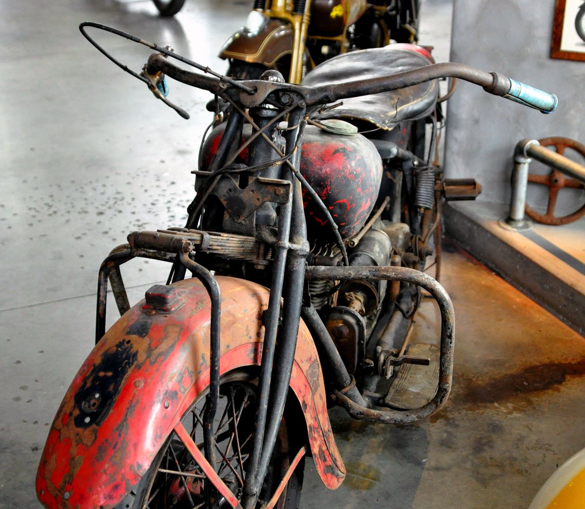 legendsmotor's tweet photo. vintage.. patinas.. antique motorcycles ...  

#LegendsMotorcycles #LegendsVintageMotorcycles #LegendsService https://t.co/6KJWpJpDka