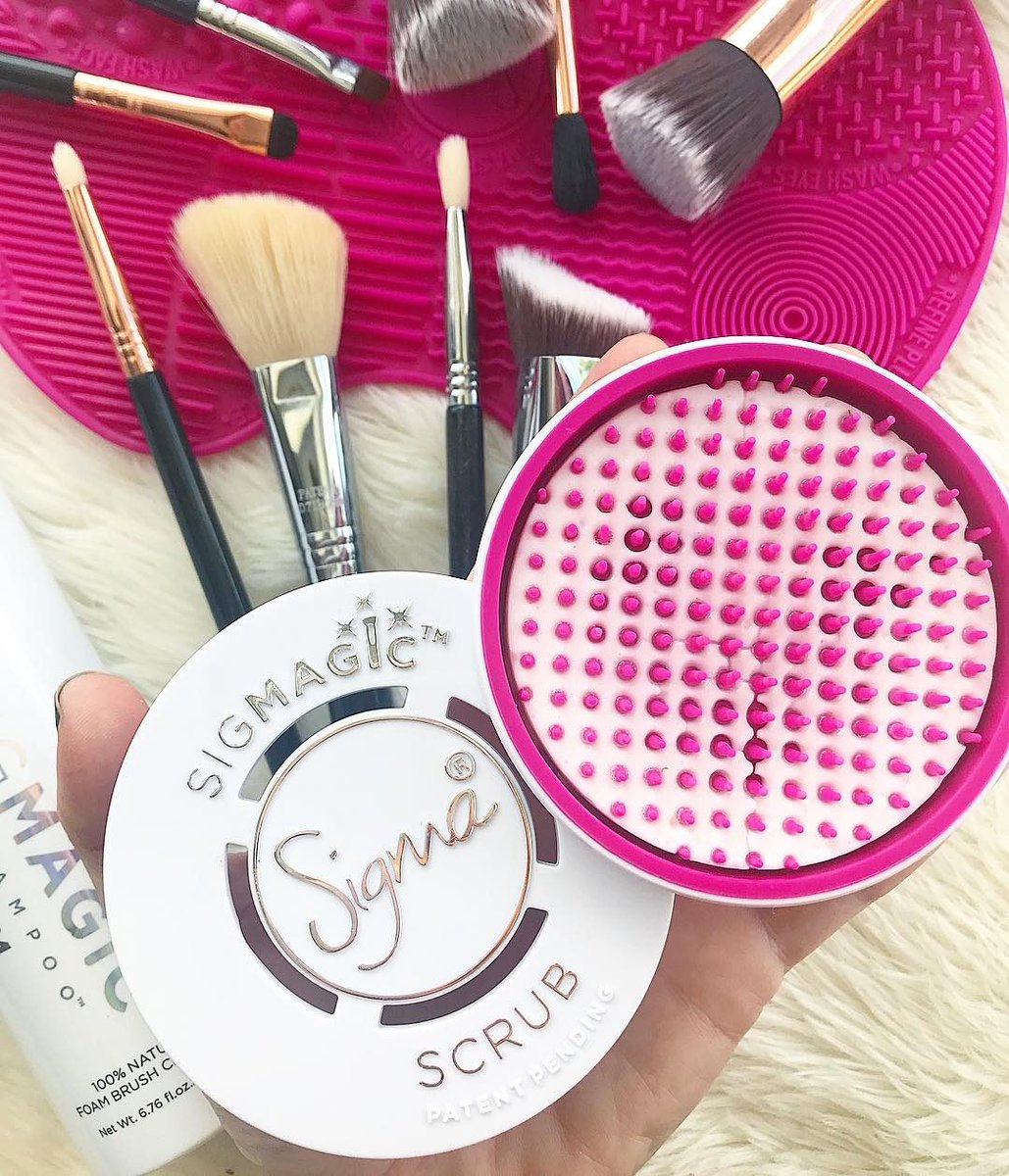 SigmaBeauty's tweet photo. Sunday spa day, anyone? The 2-in-1 solid cleanser + gadget of our #SigMagic Scrub means better skin and makeup application fast! Grab yours today: https://t.co/X7mn7Qfc3k
📷: @wrayn_vasser https://t.co/Jxon1jXYw1