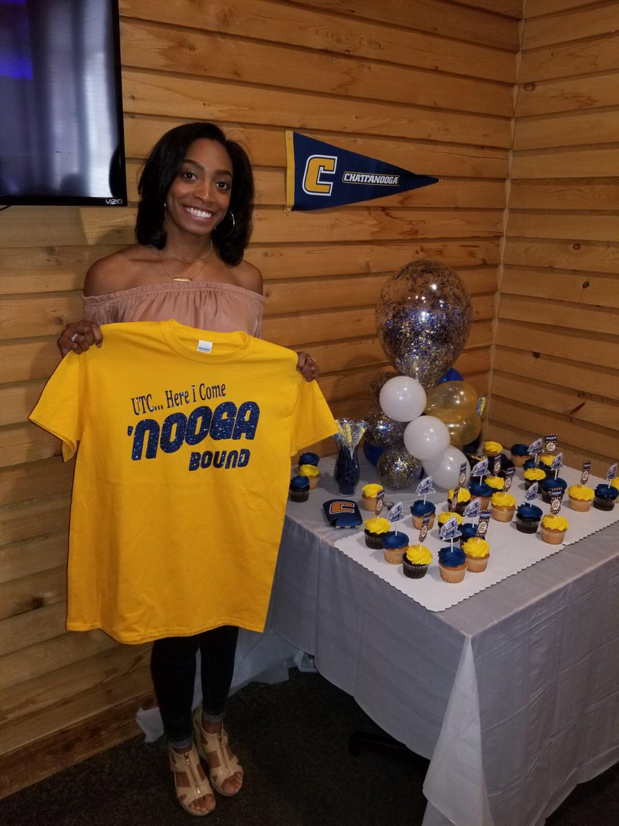 IyoniaBoyce's tweet image. #CollegeReveal I’m so excited to share with everyone that I will be attending @UTChattanooga this fall!! #FutureMoc #UTC2023 #noogabound 🐦💛💙 #ChasingMyWhiteCoat #ChasingGoals 👩🏽‍🎓💫🎓🎉📚👩🏽‍⚕️🙏🏽 #FireWithin 🔥🐉 #CHS2019  @RachelllBoyce