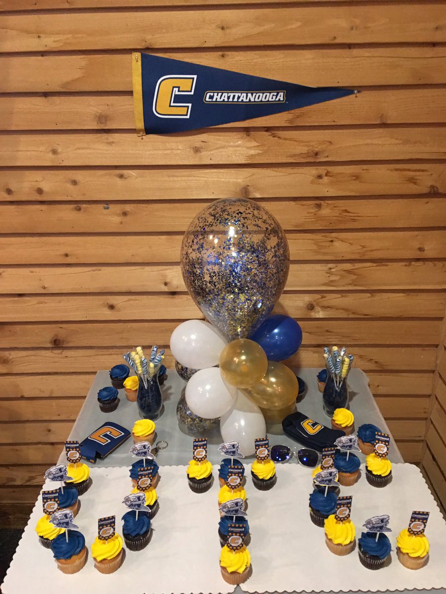 IyoniaBoyce's tweet image. #CollegeReveal I’m so excited to share with everyone that I will be attending @UTChattanooga this fall!! #FutureMoc #UTC2023 #noogabound 🐦💛💙 #ChasingMyWhiteCoat #ChasingGoals 👩🏽‍🎓💫🎓🎉📚👩🏽‍⚕️🙏🏽 #FireWithin 🔥🐉 #CHS2019  @RachelllBoyce