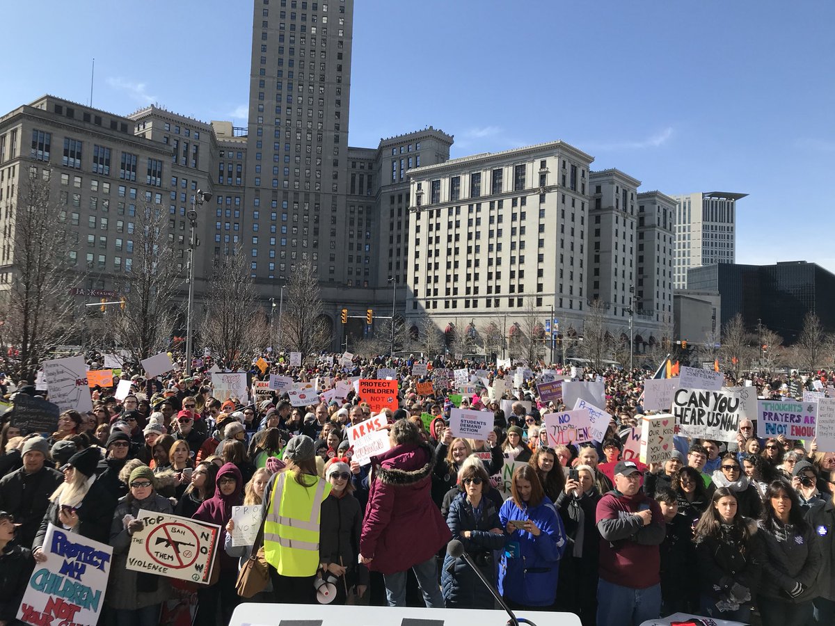 MFOLCLE's tweet image. One year ago, we Marched for our Lives and we told lawmakers and lobbyists alike that we the people were done with inaction on gun reform issues.

Today, we continue to fight for our lives everyday and push for the common sense reforms that save lives!!

#MarchForOurLives