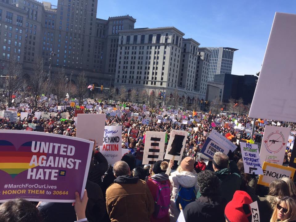 MFOLCLE's tweet image. One year ago, we Marched for our Lives and we told lawmakers and lobbyists alike that we the people were done with inaction on gun reform issues.

Today, we continue to fight for our lives everyday and push for the common sense reforms that save lives!!

#MarchForOurLives