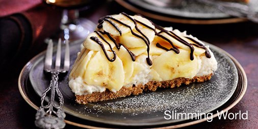 SlimmingWorld's tweet photo. Who fancies a slice of this delicious banoffee pie? This retro-inspired #recipe has had #SlimmingWorld makeover to keep sweet tooth satisfaction high without affecting your #weightloss!https://t.co/cHIchBR4y7 https://t.co/fu9EXZPrRs
