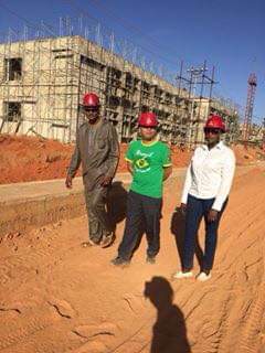 SLT_Talak's tweet photo. Parce que NOUS CONSTRUISONS AVEC VOUS VOS PROJETS, notre Directrice Générale @rachmamane1 est constamment en visite sur le  terrain pour suivre l'évolution des travaux mais aussi s'enquérir des conditions dans lesquelles nos agents les exécutent. 
#Logistique, #BTP, #Hydraulique. https://t.co/L3cvVWowrl