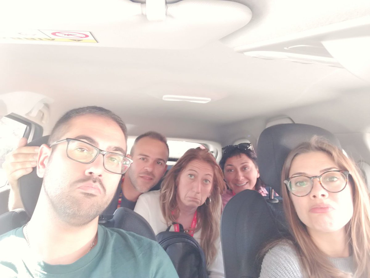 lupimata's tweet photo. #ComanditoCádiz  de regreso. Besos y abrazos para todos, que no pudimos ni despedirnos. Muchas gracias y enhorabuena al equipazo de la organización. Nos quitamos el sombrero, compis. @ConEuterpeValladolid @ConEuterpe#regresotrishte https://t.co/DkF6GAs9Of