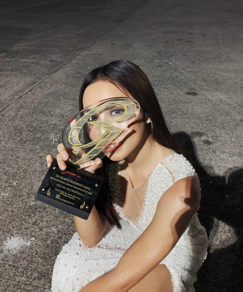 Thank you so much, Guillermo Mendoza Foundation Award. 🥰

Promising Female Concert Performer Of The Year. 💃🏻✨💕