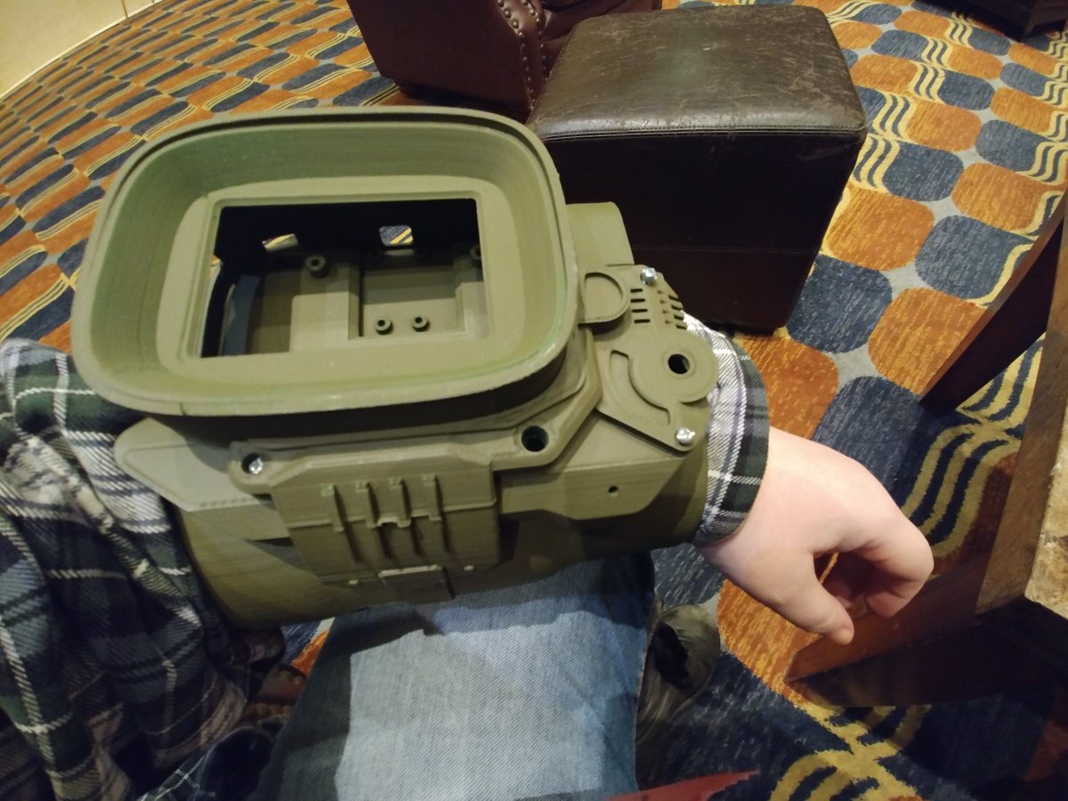 MaxAffinityCos's tweet image. The printed bits are... done-ish. The guts are not. Gotta draw a screen and shove it in there. #costumecon37 #fallout