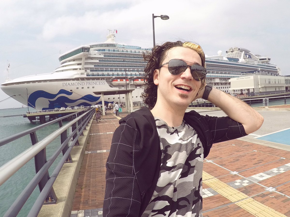 NewtFND's tweet photo. Una semana fantástica actuando de nuevo en este precioso barco.
😃🛳🇯🇵
Fantastic week performing again on this beautiful ship.
#danielka #illusionist #magic #diamondprincess #princesscruises #japan https://t.co/PSVMse0Xap