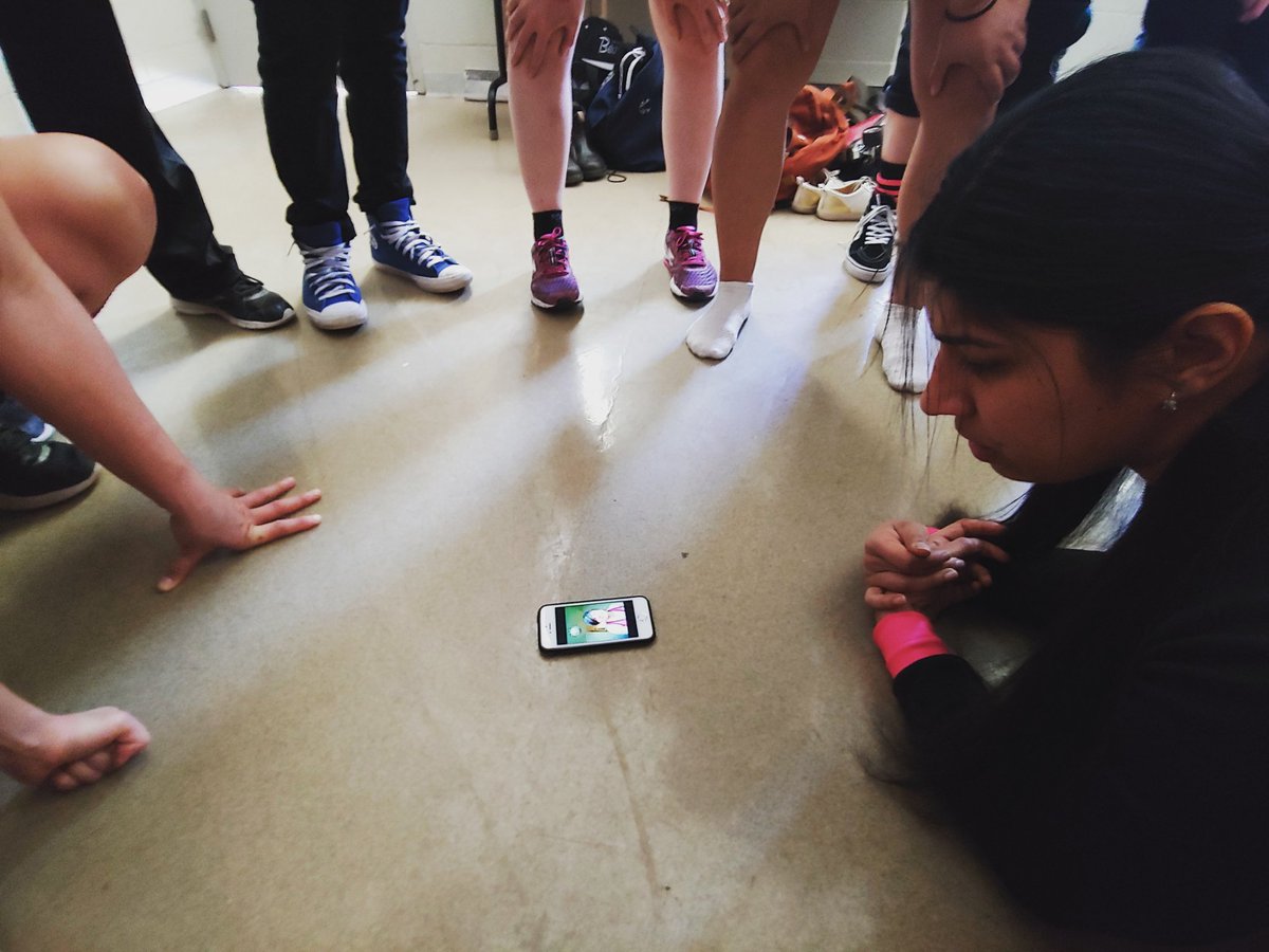 CNPowerToRD's tweet image. Pregame peptalks from far away friends bringing the whole team to tears. WE LOVE AND MISS YOU, PIKANTE! 😭😭
 #toderby #lightitup⚡ #tord4lyfe #rollerderby #derbytwitter
