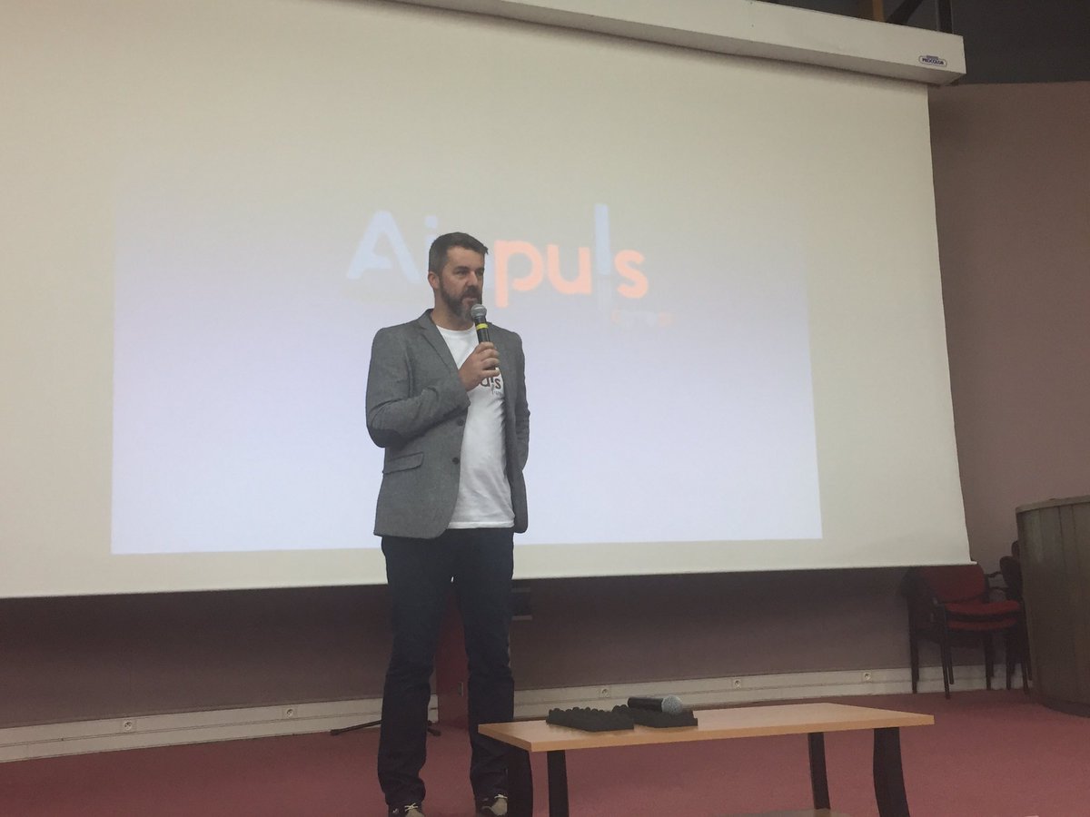 BuchotCath's tweet photo. WE Ainpul’s organisé par la CPME01: le compte à rebours a commencé. Dans quelques minutes les 8 candidats en compétition vont présenter leur projet aux membres du jury⏱merci aux organisateurs, aux porteurs de compétences et aux coach présents pendant tout ce we @ca_centrest https://t.co/y3UPO86XP5
