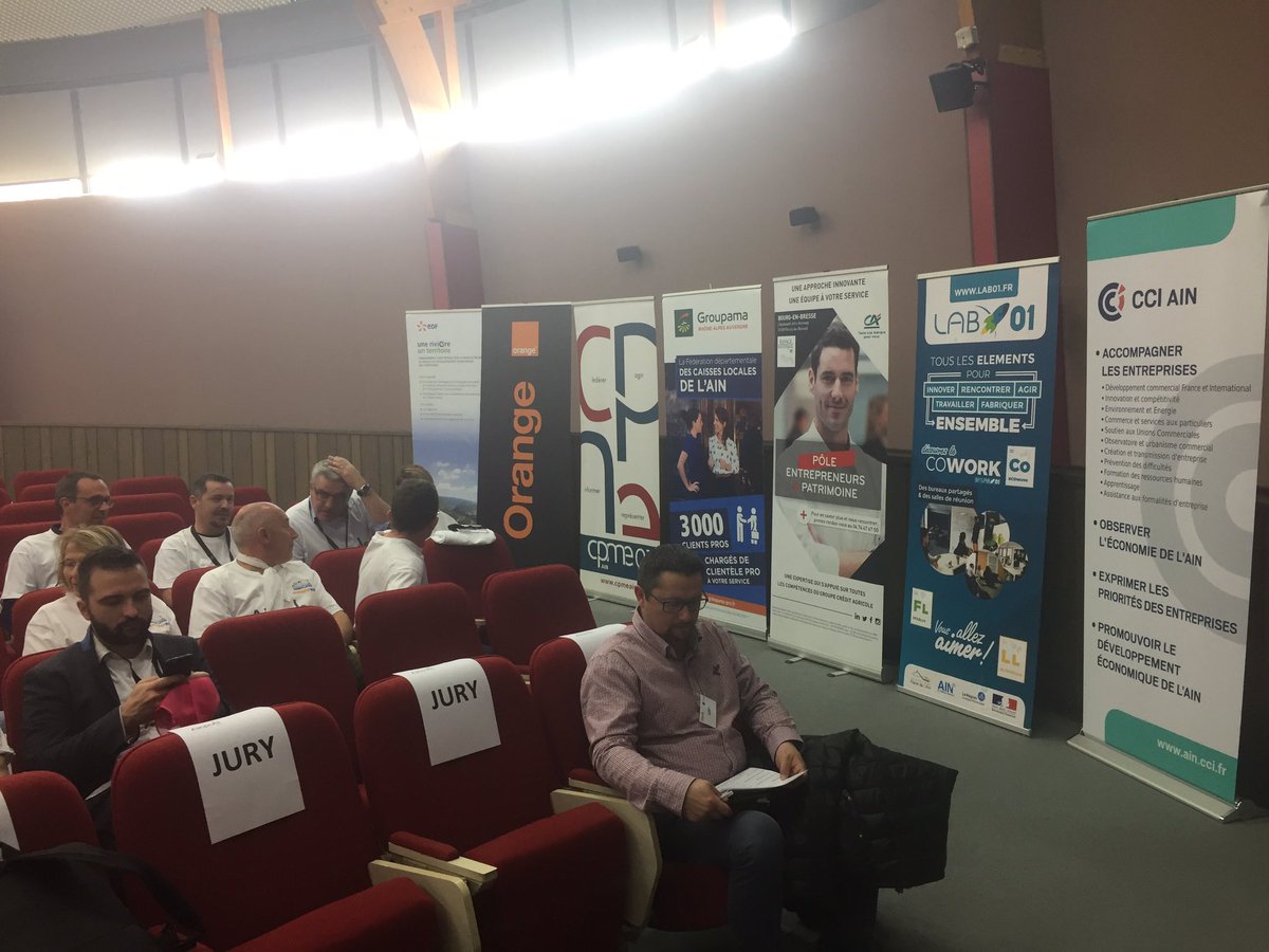 WE Ainpul’s organisé par la CPME01: le compte à rebours a commencé. Dans quelques minutes les 8 candidats en compétition vont présenter leur projet aux membres du jury⏱merci aux organisateurs, aux porteurs de compétences et aux coach présents pendant tout ce we <a href="/ca_centrest/">Crédit Agricole Centre-est</a>