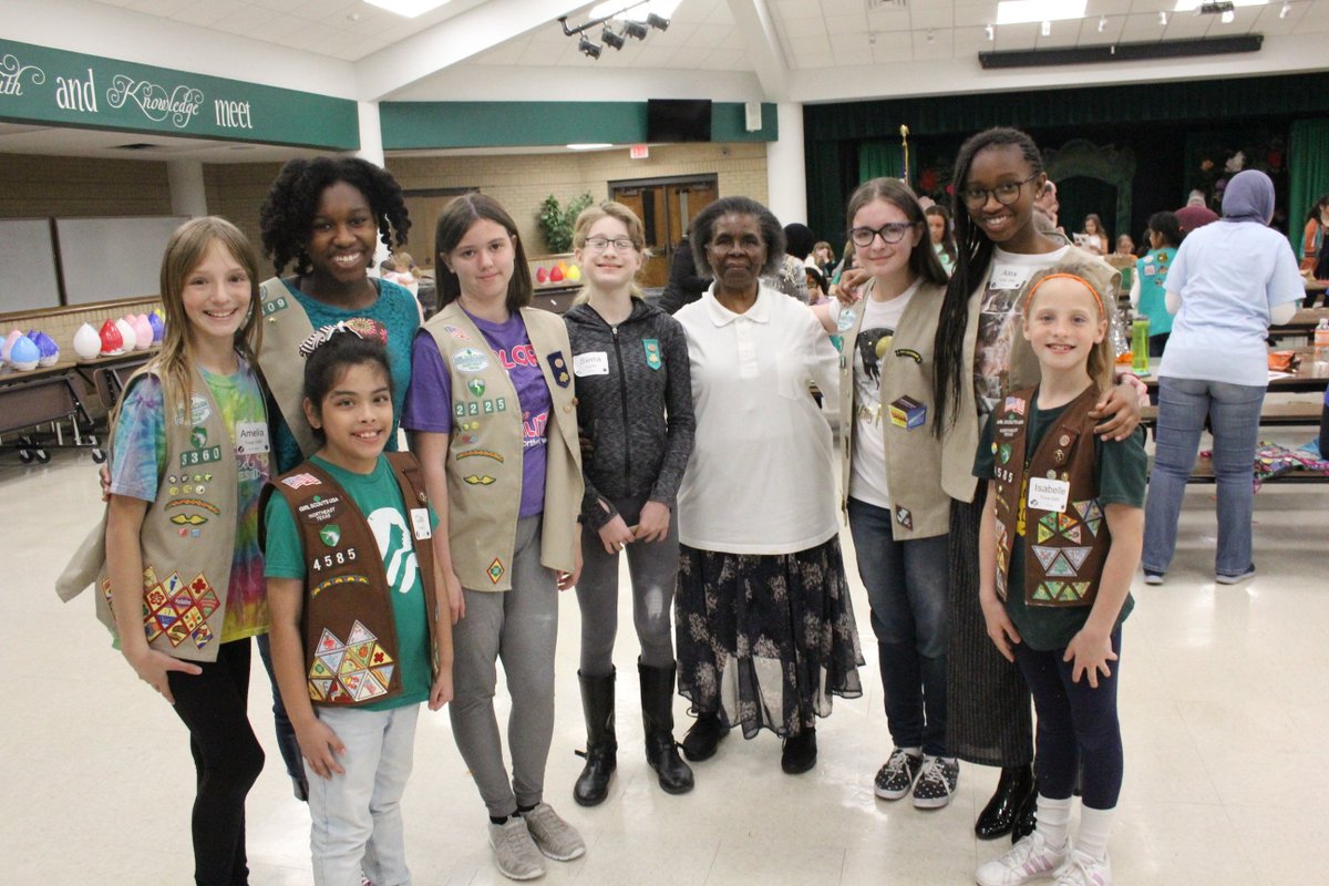 GSAmeliaM's tweet photo. Had a wonderful badge workshop attended by @gsnetx  and @topgirlscouts focused on prosthetic engineering. The girls loved hearing from special guest speaker Eunice Agoki, an amputee and @Prosthetic_Org  recipient. https://t.co/oG2tyXY4tM