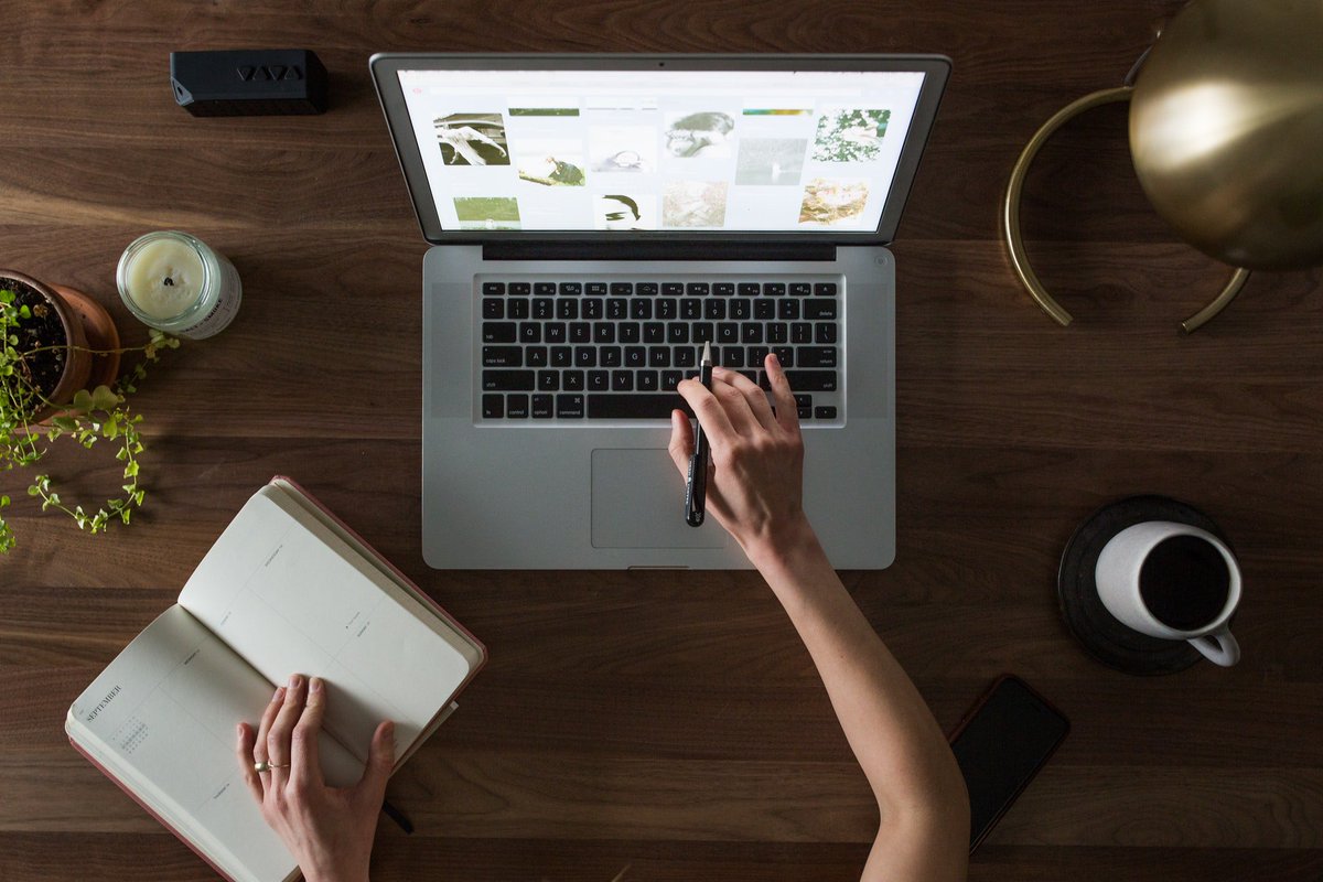 hootsuite's tweet photo. How can social media advertising help your business? Here's how to measure the ROI of your social ads: https://t.co/EJlBNk7K90 https://t.co/Z7V8W9cvlu