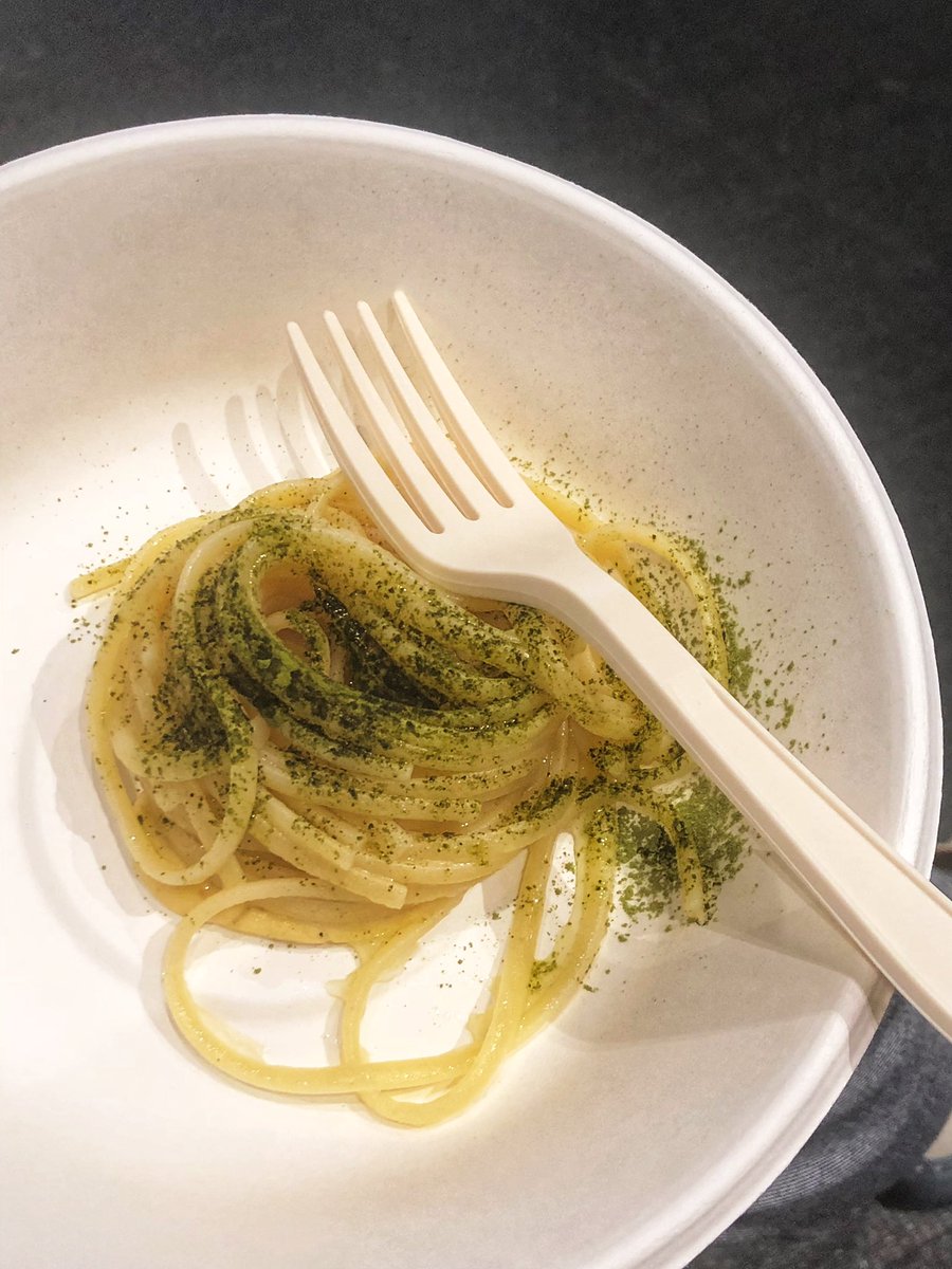 Pasta_Felicetti's tweet photo. La linguina e l’olio d’aringa con polenta, la prima #memoriedipasta di @craccocarlo a @identitagolose #igimi19 #MonogranoFelicetti https://t.co/IlDB5rOQoN