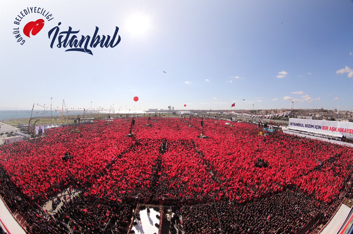 Akparti's tweet photo. Genel Başkanımız ve Cumhurbaşkanımız @RT_Erdogan: Ey İstanbul, sevda nedir bilmezken sevdalı olduğum şehir. Gök kubbenin altında, kubbeler arasında nakış gibi işlenen şehir. Ey şehadetlerle alınan, şehitleriyle şahlanan şehir. #İstanbuldaCumhurİttifakı https://t.co/7SSXYr4J8K