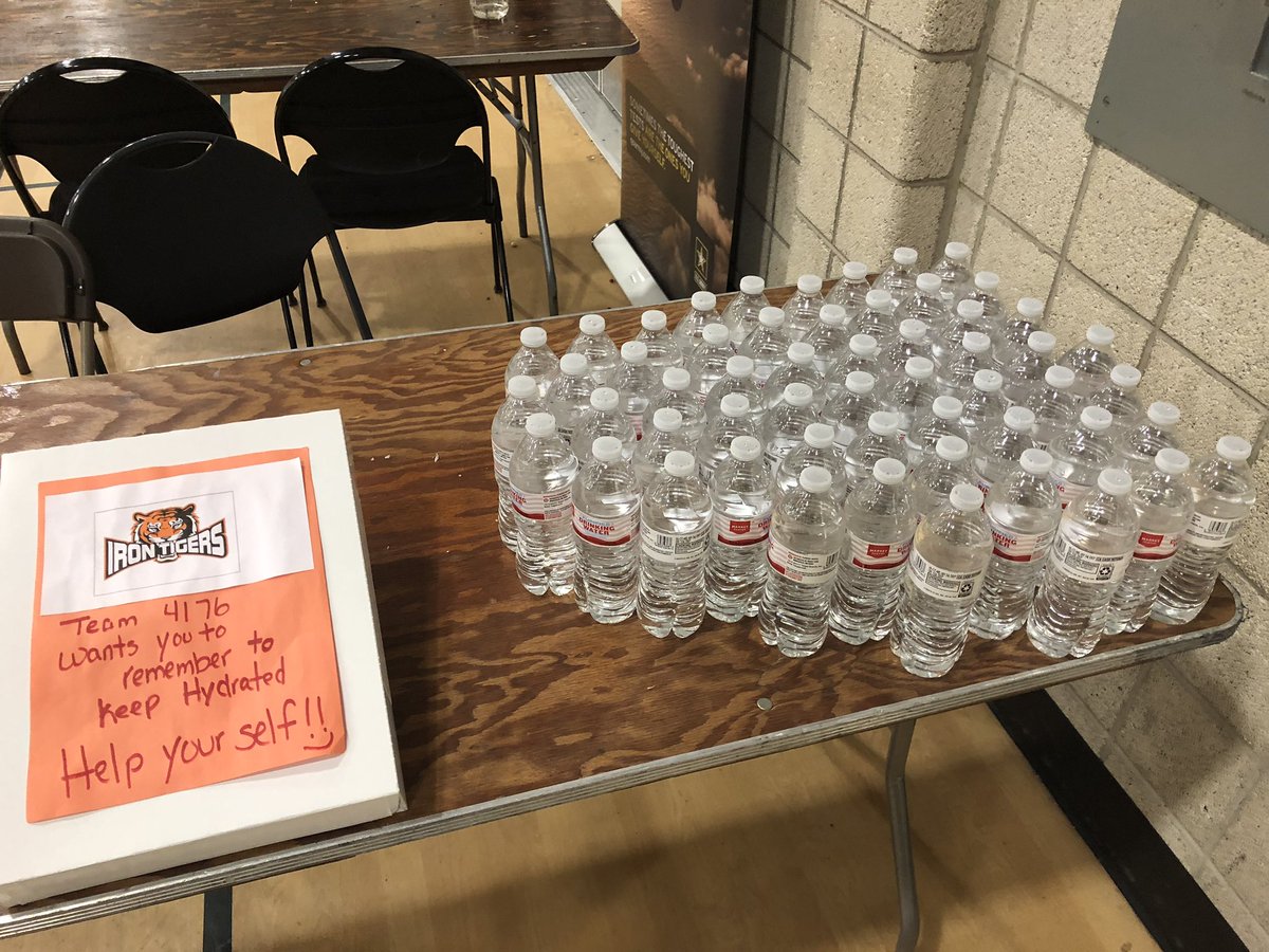 Gongoliers5112's tweet photo. Thank you @irontigers4176
Please stay hydrated!!
#omgrobot #neride #weareNE #frc https://t.co/ZnR2IVw1Vj