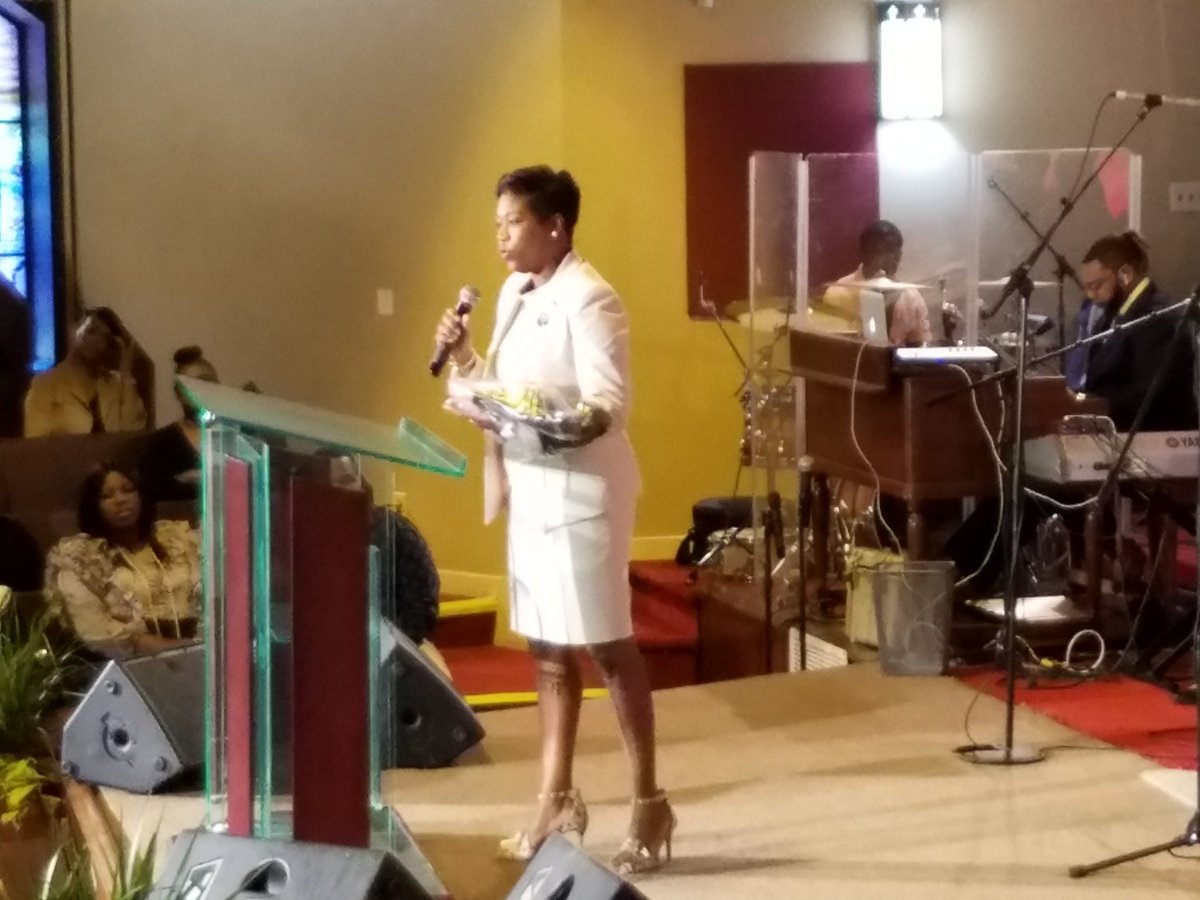 hohmacon's tweet photo. #WomensHistoryMonth honoring @BibbSupCtClerk Erica Woodford and Judge Verda Colvin! @jchowardSPEAKS @edeweysmith https://t.co/AivfYUa4cf