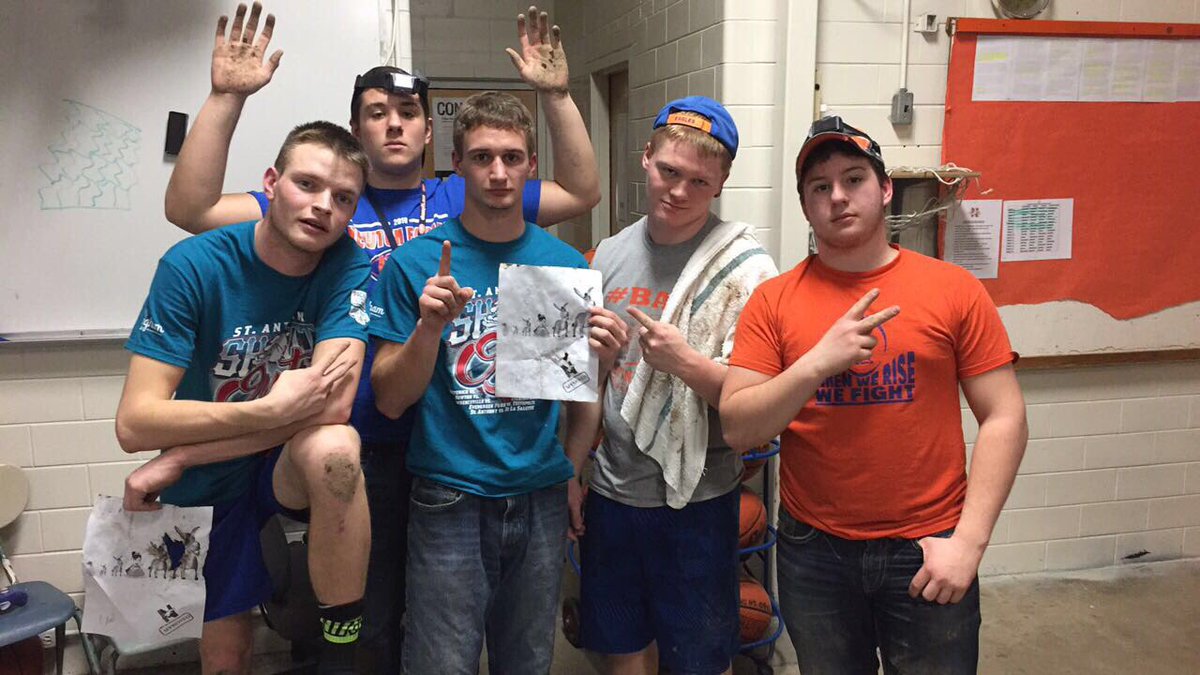 jeaustone's tweet photo. #SundayFunDay #EagleforLife #NCHS 2017 https://t.co/BcqNh1RAv3