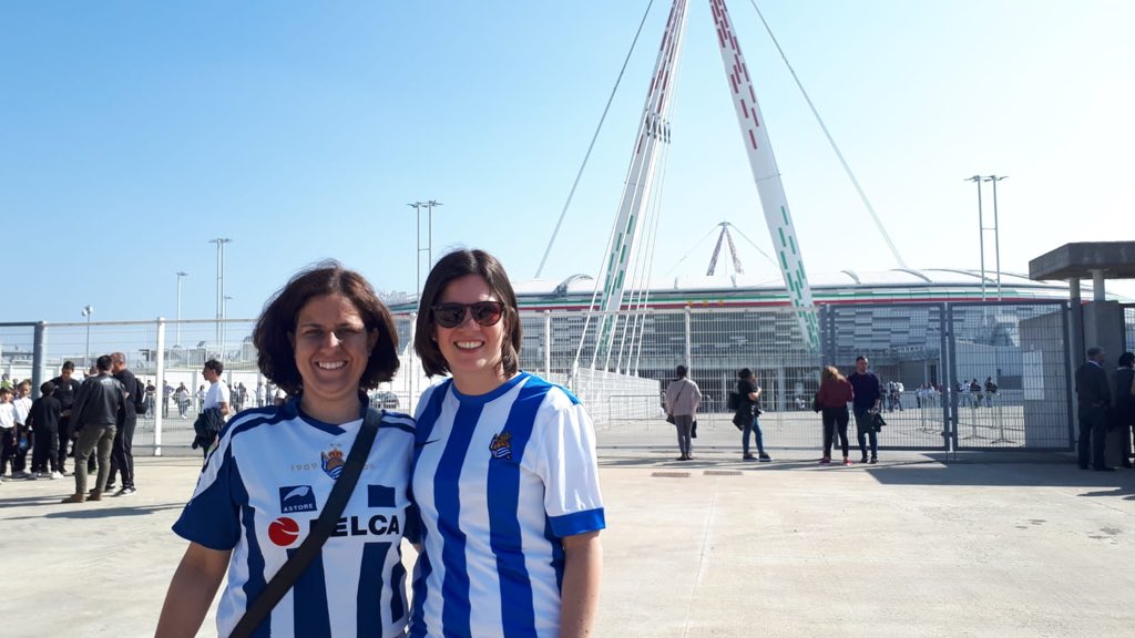 nagorenieto's tweet photo. El fútbol femenino también hace historia en Italia y la #RealSociedad siempre presente. #AllianzStadium
#JuveFiorentina #realzale #futfem https://t.co/F6FeDpN4OB