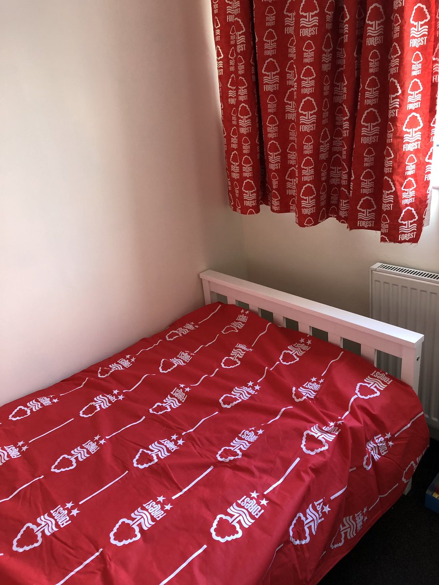 Amanda28_84's tweet photo. Dudes room starting to look ๐
@TebbsTebbutt what I would I do without you? Thank you ๐ #bedroom #bedbuilding #curtains #bedspread #nffc https://t.co/6IUU7ejAOW