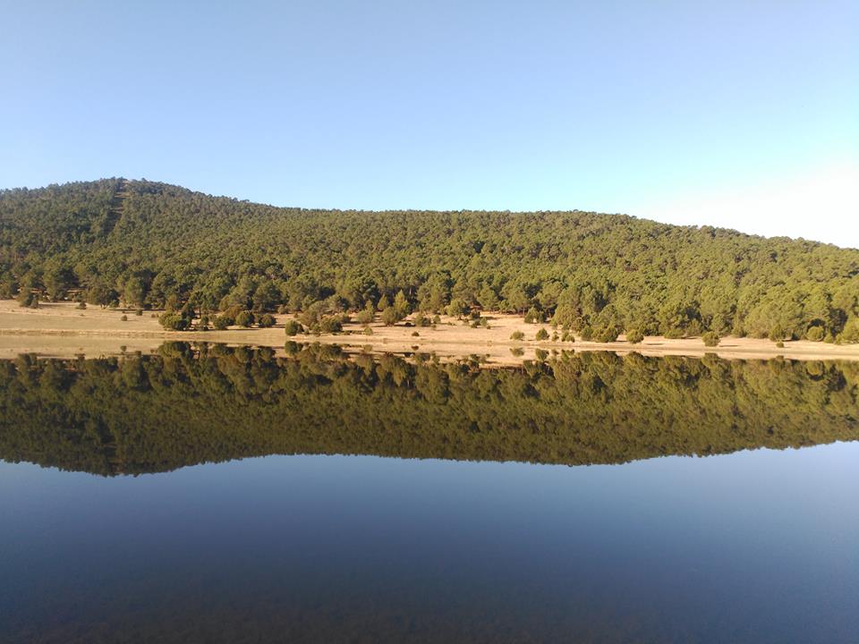 TeruelMeteo's tweet photo. Pese a la falta de lluvias en los últimos meses, la Laguna de #Bezas sigue luciendo así de espectacular, con una gran cantidad de agua como puede observarse en esta fotografía que nos envía Fernando Salas. https://t.co/iO7itFJcfe