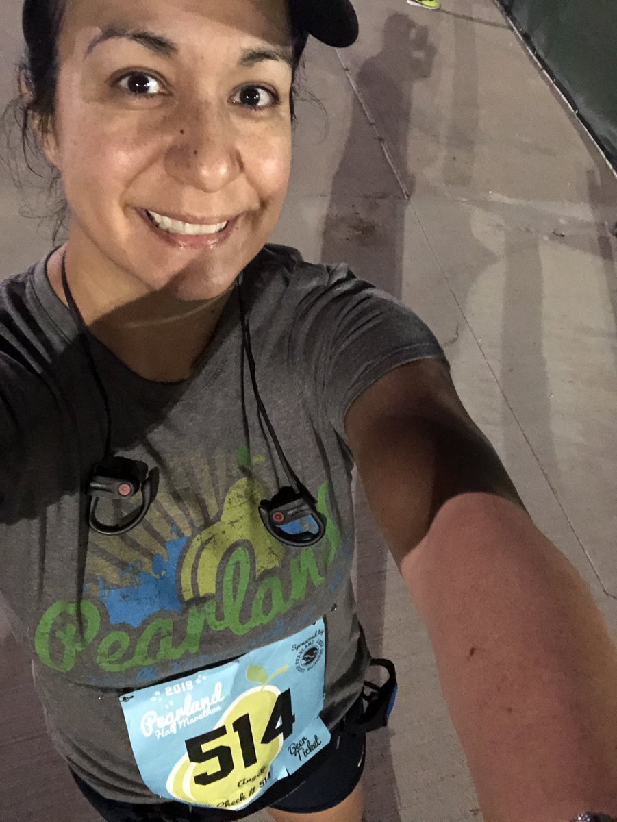 adouglas_0298's tweet photo. More bling! The inaugural Pearland half done! Saw some friends along the way too! #iRunPearland #IRunForBling π
@vidlop01 https://t.co/vEYHegIbCY